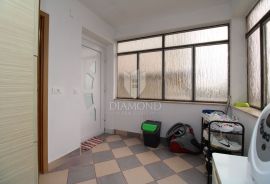 Rijeka, komforan stan na traženoj lokaciji, Rijeka, Appartment