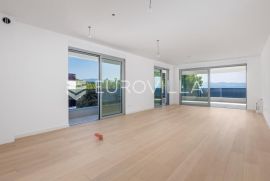 Opatija, trosoban stan NKP 104 m2 u novogradnji, Opatija, Kвартира