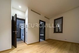 Opatija, Centar, predivan trosoban stan NKP 113,96 m2, Opatija, Apartamento