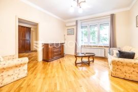 Zagreb, centar, četverosoban stan/ poslovni prostor 100 m2, Zagreb, Apartamento