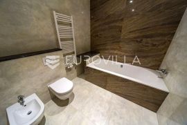 Opatija, Centar, Predivan trosoban stan NKP 85,9 m2, Opatija, Appartment