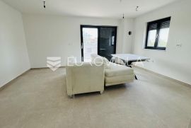 Istra, Umag, NOVOGRADNJA, Stan na drugom katu NKP 64,54 m2, Umag, Apartamento