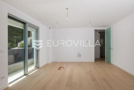 Opatija, trosoban stan NKP 105 m2 u novogradnji, Opatija, Apartamento