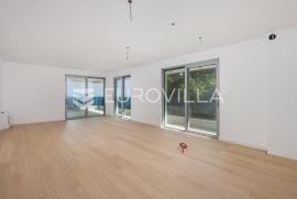 Opatija, trosoban stan NKP 105 m2 u novogradnji, Opatija, Kвартира