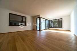 Opatija, Centar, Predivan trosoban stan NKP 89,12 m2, Opatija, Διαμέρισμα