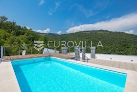 Opatija, atraktivan penthouse s bazenom NKP 367 m2 NOVOGRADNJA, Opatija, Stan