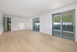 Opatija, atraktivan trosoban stan NKP 111 m2 NOVOGRADNJA, Opatija, Flat