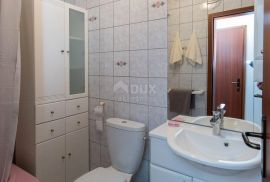 CRIKVENICA, CENTAR - stan 2S+DB s balkonom i pogledom na more na odličnoj lokaciji! PRILIKA!, Crikvenica, Appartment