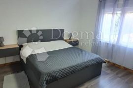 NAJAM DVOSOBNOG STANA U KUĆI, KAŠTEL GOMILICA, Kaštela, Appartement