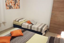 ODLIČAN 1 SOBAN OBITELJSKI STAN U PULI, Pula, Apartamento