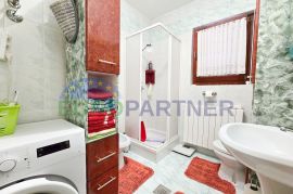 Stan + 2 Apartmana s vrtom 300m od mora, Poreč, Poreč, Appartamento