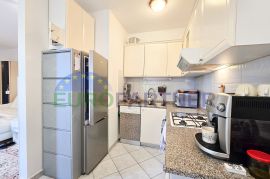 Stan + 2 Apartmana s vrtom 300m od mora, Poreč, Poreč, Stan