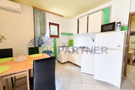 Stan + 2 Apartmana s vrtom 300m od mora, Poreč, Poreč, Kвартира