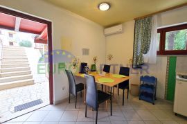 Stan + 2 Apartmana s vrtom 300m od mora, Poreč, Poreč, Appartement