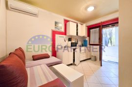 Stan + 2 Apartmana s vrtom 300m od mora, Poreč, Poreč, Appartamento