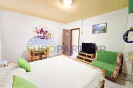 Stan + 2 Apartmana s vrtom 300m od mora, Poreč, Poreč, شقة