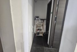 Proizvodna i skladišna Hala 380 m2,sa 3383 okućnice, Čavle, Commercial property