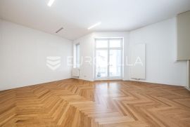 Zagreb, Centar, krasan trosoban stan u strogom centru, 124 m2, Zagreb, Apartamento