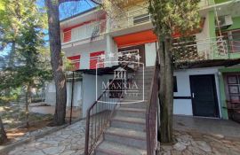 Tribanj - kuća sa 2 apartmana PRVI RED DO MORA! 499000€, Starigrad, Casa