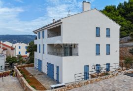 OTOK CRES, CRES CENTAR - Stan 3S+DB + 2 parkirna mjesta + POGLED NA MORE, Cres, Kвартира