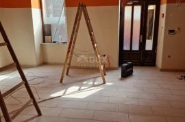 RIJEKA, CENTAR - poslovni prostor 102 m2 u prizemlju na odličnoj lokaciji! PRILIKA!, Rijeka, Εμπορικά ακίνητα