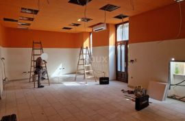 RIJEKA, CENTAR - poslovni prostor 102 m2 u prizemlju na odličnoj lokaciji! PRILIKA!, Rijeka, Εμπορικά ακίνητα