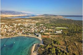 Odličan teren u centru Novalje, Novalja, Land