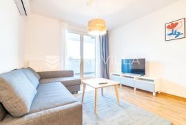 Zagreb, Špansko, komforan dvosoban stan NKP 63 m2 + GPM, Zagreb, Flat