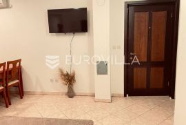 Istra, Poreč, najam stana sa dvije spavaće sobe NKP 67,13m2 sa terasom i vrtom, Poreč, Appartment