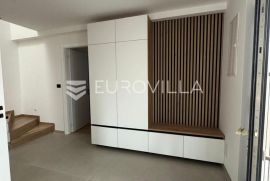 Opatija, Pobri, troetažni stan u novogradnji 269,38m2, Opatija, Appartment