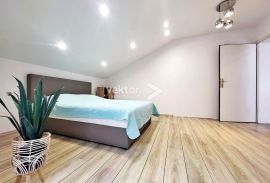 Centar, uređen i namješten stan s terasom, idealan za investiciju, Rijeka, Appartement