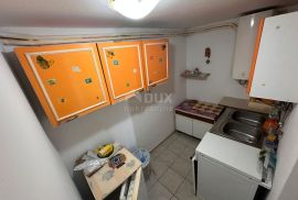 OTOK KRK, VRH - dvojna kuća, 170 m2, okućnica!!!, Krk, Famiglia