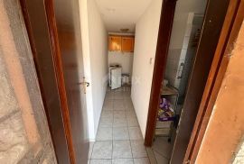 OTOK KRK, VRH - dvojna kuća, 170 m2, okućnica!!!, Krk, Maison