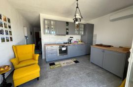 CRIKVENICA, JADRANOVO -prostrani stan u prizemlju, 80 m od mora, Crikvenica, Appartement