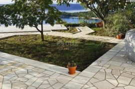 CRIKVENICA, JADRANOVO -prostrani stan u prizemlju, 80 m od mora, Crikvenica, Kвартира