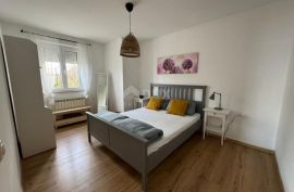 CRIKVENICA, JADRANOVO -prostrani stan u prizemlju, 80 m od mora, Crikvenica, Appartment