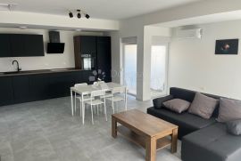 BIOGRAD NA MORU – ODLIČAN STAN OD 74 M2 NA 2 KATU, Biograd Na Moru, Apartamento