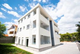 BIOGRAD NA MORU – ODLIČAN STAN OD 74 M2 NA 2 KATU, Biograd Na Moru, Appartment