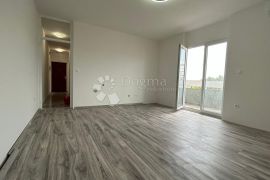 Renoviran stan s mogućnošću dodatne sobe - Vidikovac., Pula, Apartamento