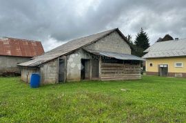 KUĆA S POMOĆNIM OBJEKTOM I ZEMLJIŠTEM NA OBALI RIJEKE LIKE, Gospić - Okolica, Haus