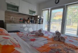 Dramalj, apartmanska kuća 200 m od mora, Crikvenica, Maison