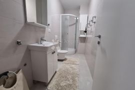 Dramalj, apartmanska kuća 200 m od mora, Crikvenica, Σπίτι