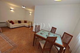 Stan sa okućnicom na top lokaciji, Crikvenica, Appartment