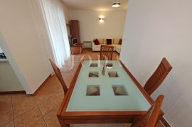 Stan sa okućnicom na top lokaciji, Crikvenica, Appartment