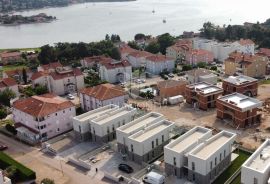 Novigrad, stan sa krovnom terasom 300 m do mora!, Novigrad, Wohnung