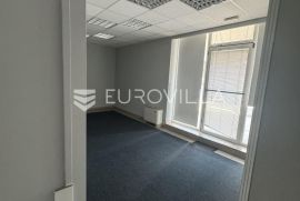 Split, odličan ured na frekventnoj lokaciji (104 m2), Split, Gewerbeimmobilie