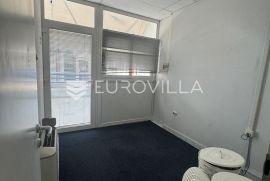 Split, odličan ured na frekventnoj lokaciji (104 m2), Split, Commercial property