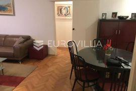 Zagreb, Špansko, trosoban stan 77 m2 na 2. katu stambene zgrade, Zagreb, Flat