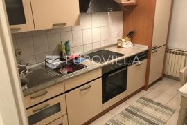 Zagreb, Špansko, trosoban stan 77 m2 na 2. katu stambene zgrade, Zagreb, Daire