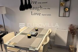 Zagreb, Lovinčićeva, predivan dvosoban stan + GPM, NKP 68m2, Zagreb, Appartement